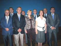 La consejera Mar�a �ngeles Palacios con todo el equipo directivo de la Consejer�a de Sanidad y Consumo y el Servicio Murciano de Salud.