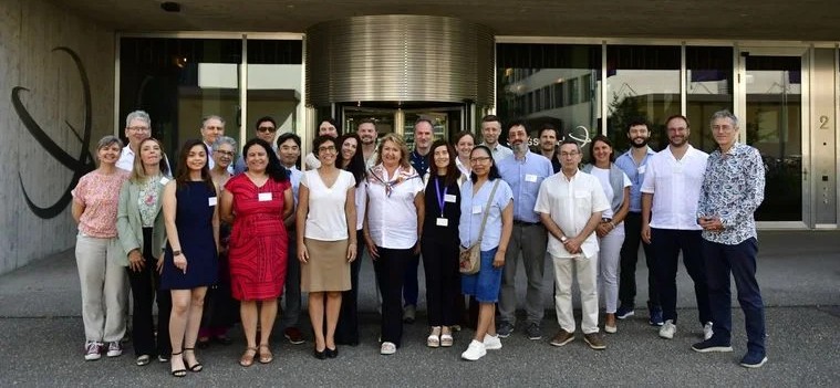 Participantes de diferentes países en la V Reunión de la Iniciativa de la Organización Mundial de la Salud (OMS) ...
