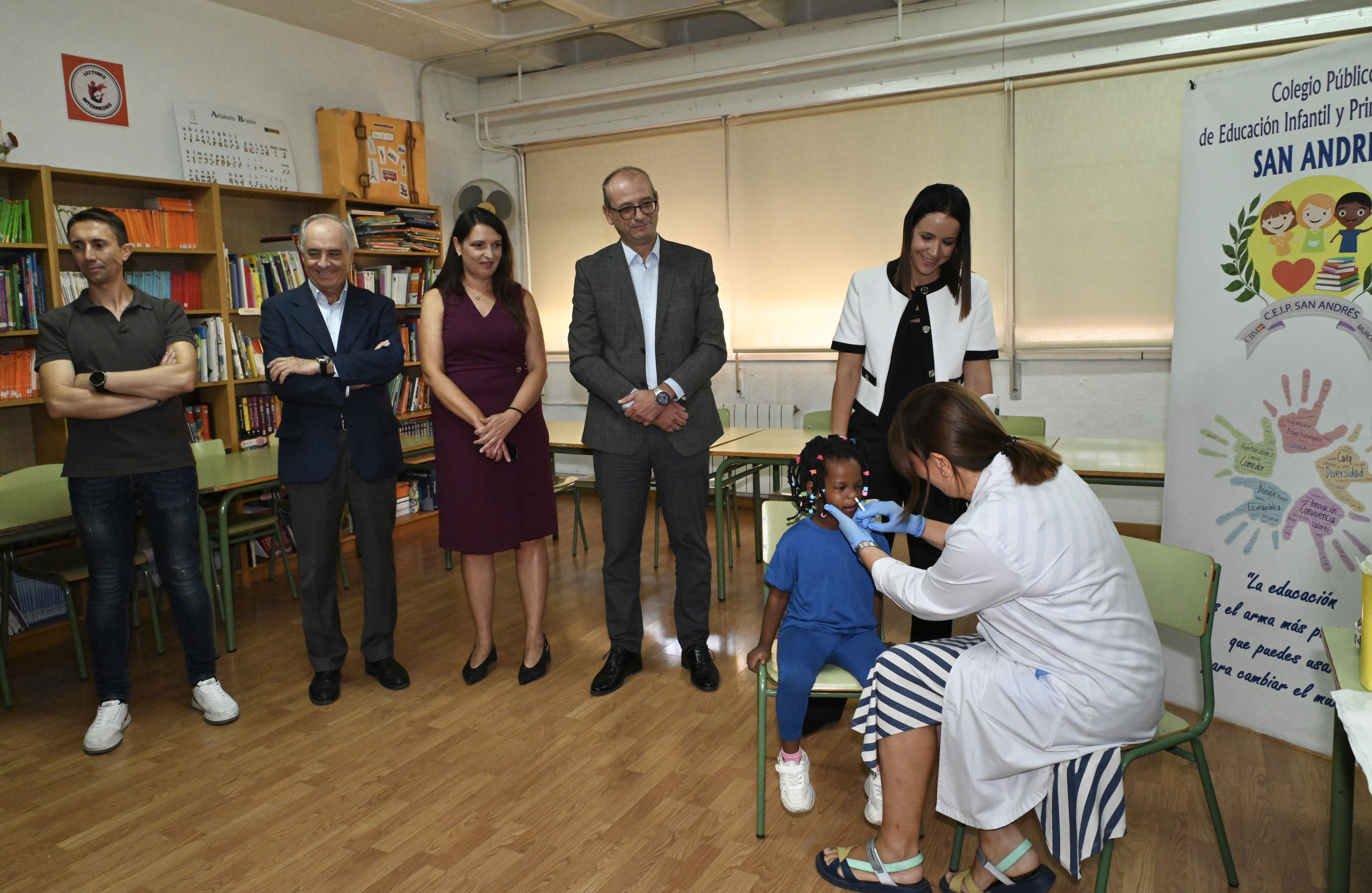La Comunidad ofrece la vacuna intranasal de la gripe en los centros educativos para facilitar la inmunización de ...