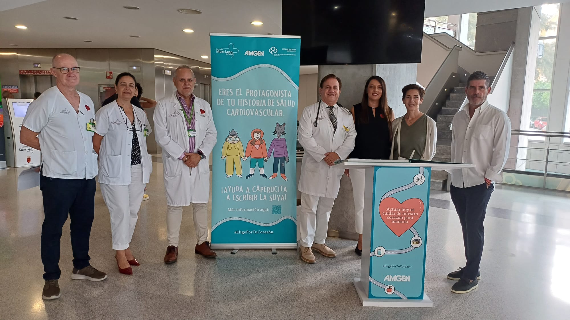 El libro interactivo ‘Caperucita. Una aventura del corazón’, estará instalado en el vestíbulo del hospital Reina ...