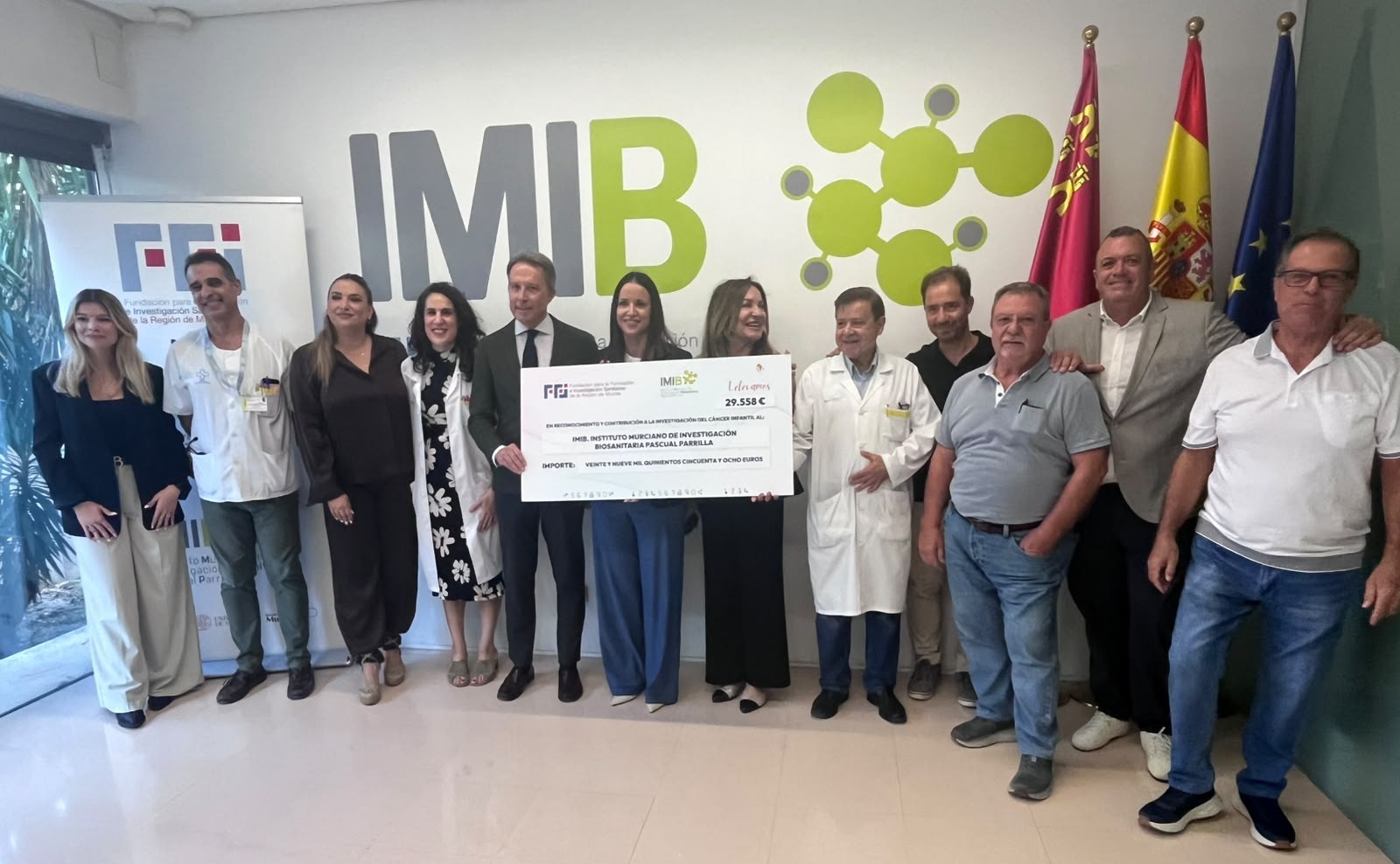 El IMIB Pascual Parrilla recibe una donación de 29.000 euros de familias de Lorca para la investigación contra el ...
