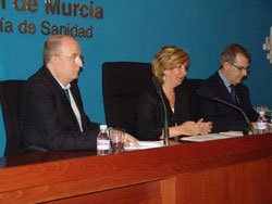 De izquierda a derecha: Juan Jiménez Roset, Mª Ángeles Palacios y Juan Manuel Ruiz Ros durante la presentación del ...