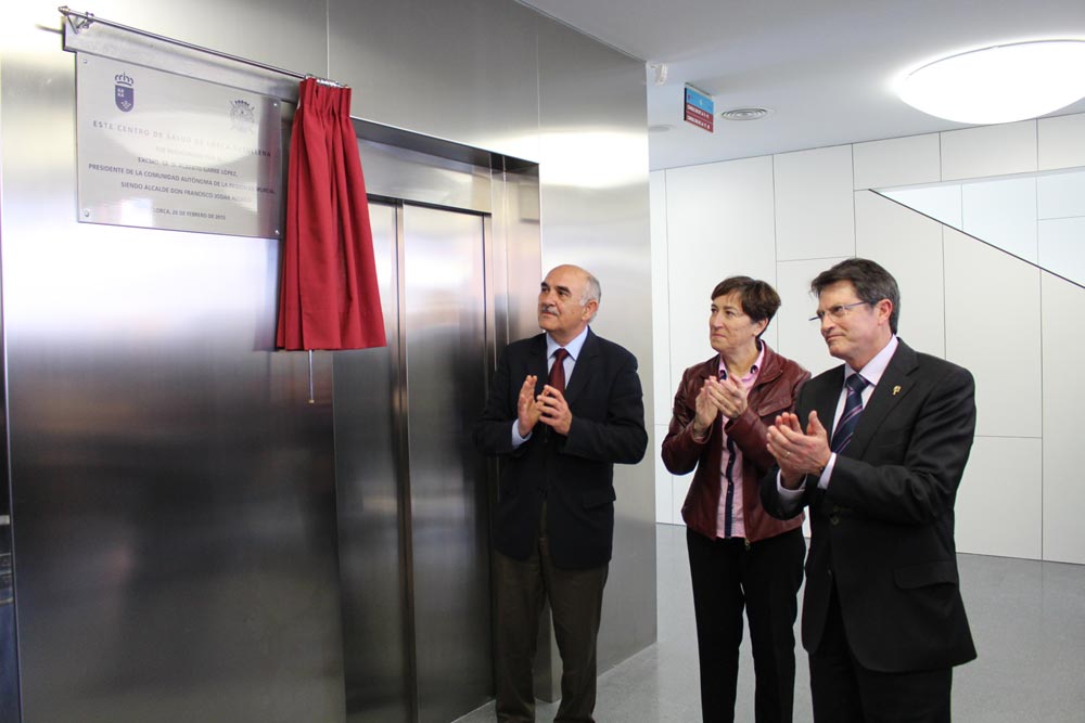 El presidente de la Comunidad inaugura el Centro de Salud de Lorca-Sutullena