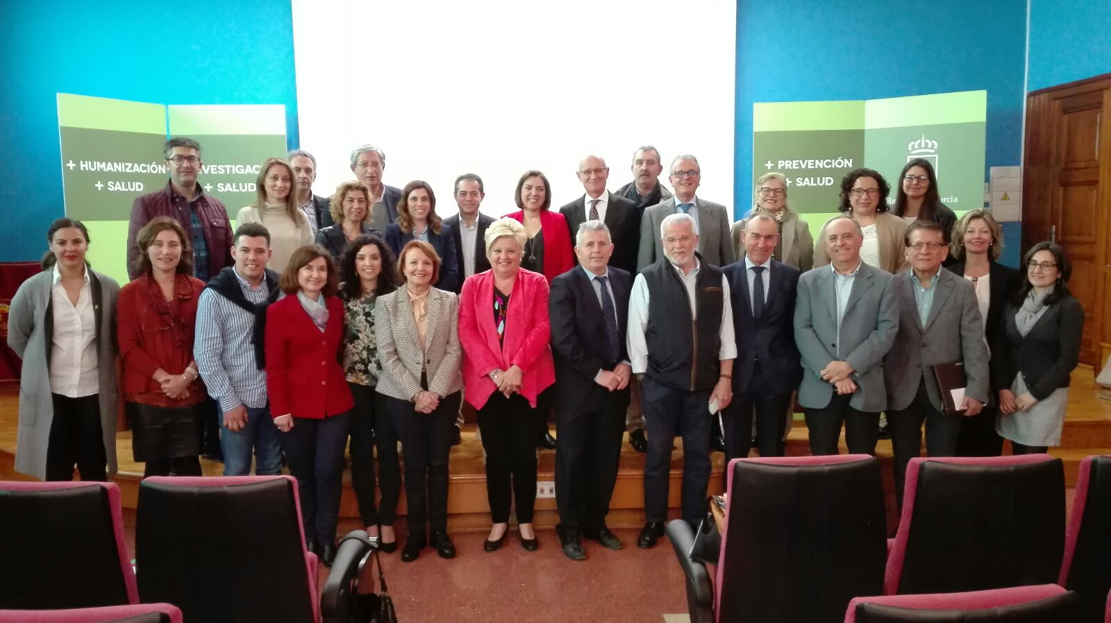 Sanidad recaba el apoyo de los ayuntamientos para aumentar la esperanza de vida de los murcianos