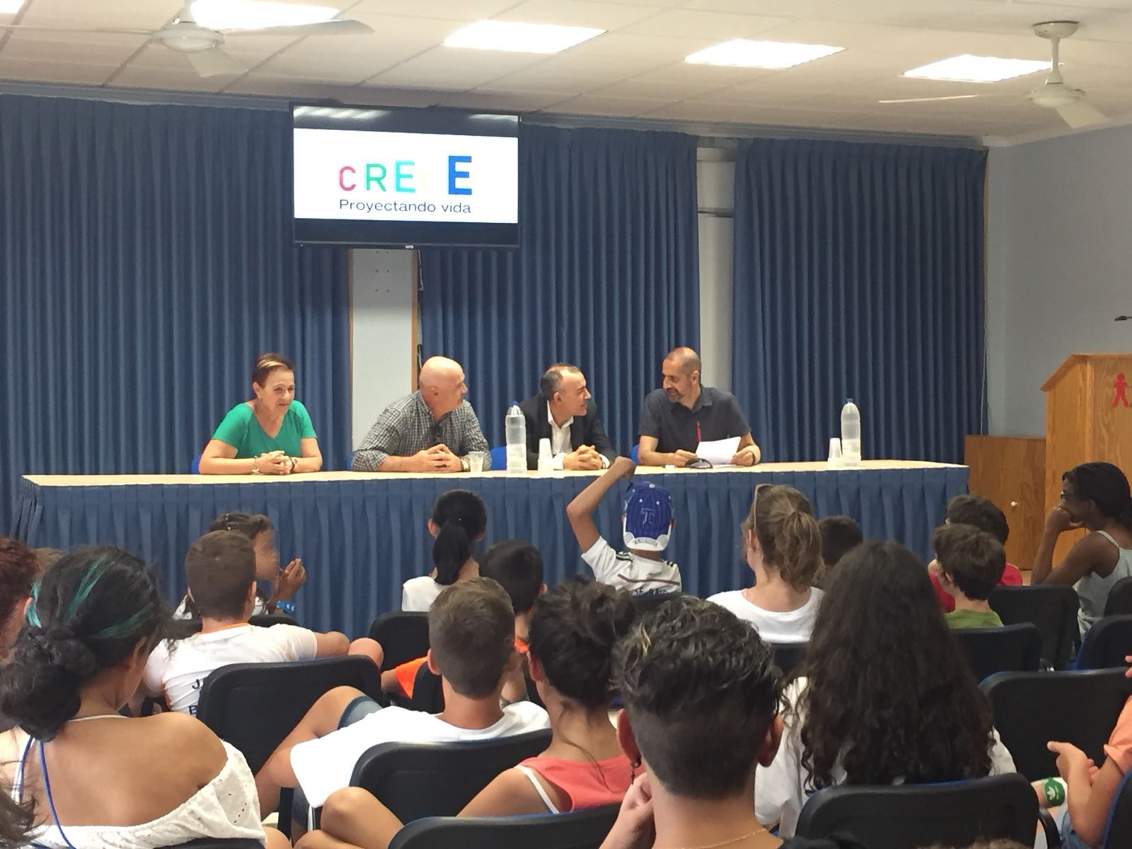 Más de 30 niños con insuficiencia renal de distintos puntos de España participan en un campamento en La Charca