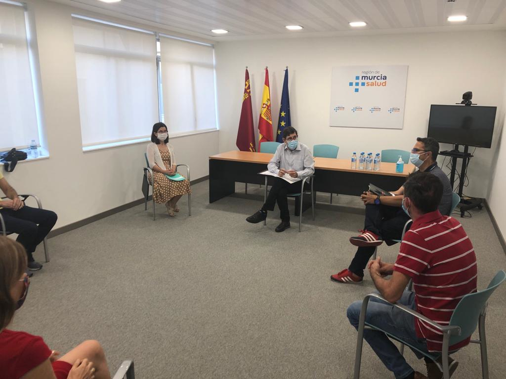 El consejero de Salud, Manuel Villegas, mantuvo una reunión con el reciente constituido grupo de trabajo DGenes ...