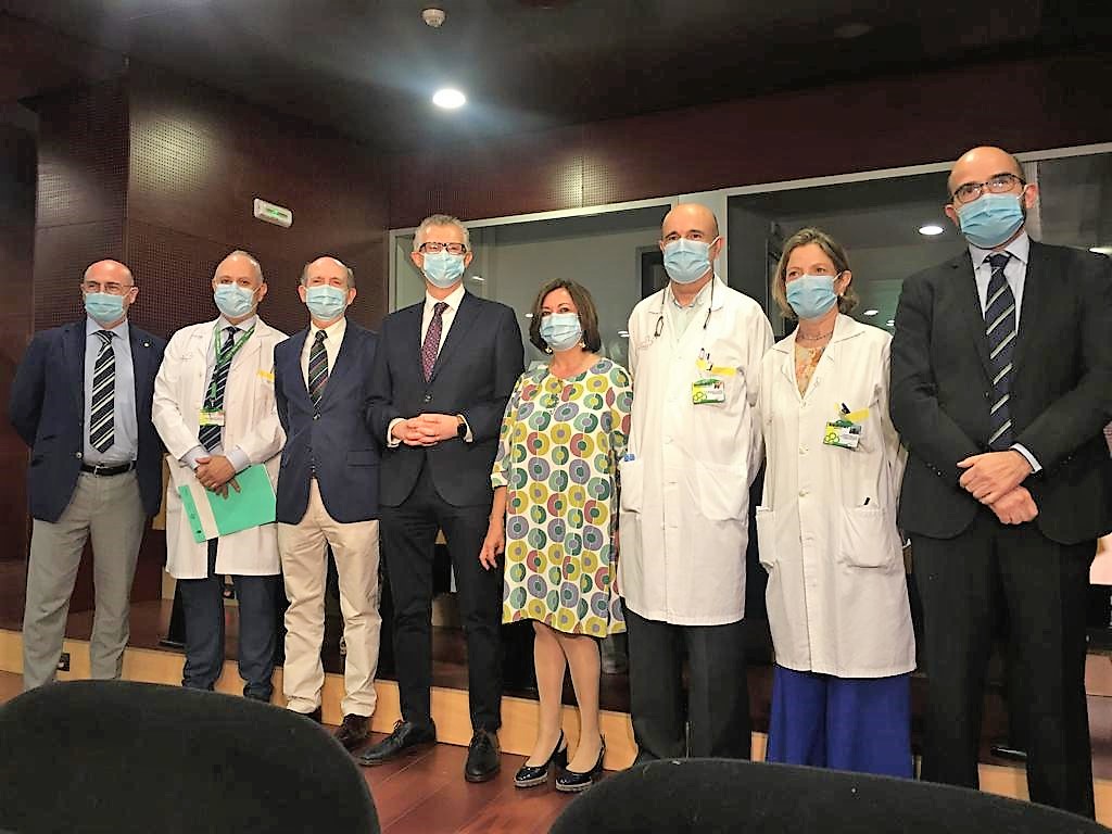 El consejero de Salud, Juan José Pedreño, en la inauguración de la I Jornada de Cirugía Robótica, organizada por la ...