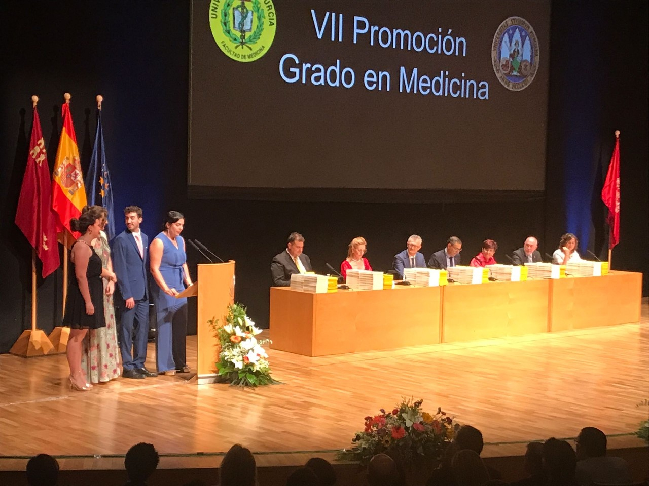 El consejero de Salud asiste a la graduación de la VII Promoción del Grado en Medicina de la UMU