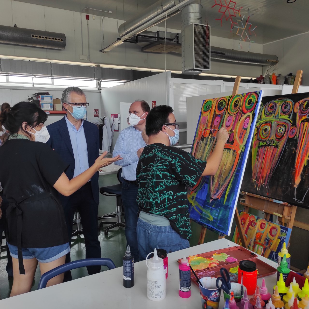 El consejero de Salud visita las instalaciones de Assido en Murcia