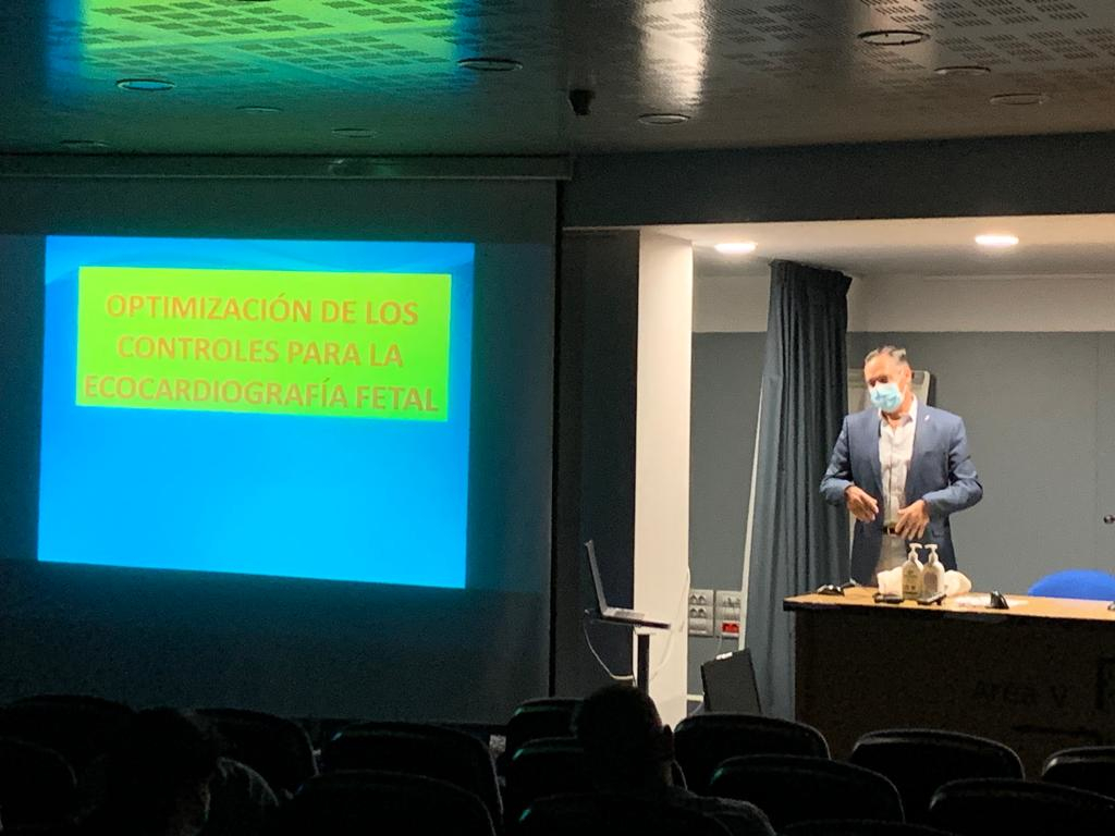 El jefe de sección de Ginecología y Obstetricia del Hospital de Yecla, el doctor José Quesada, coordina la formación ...