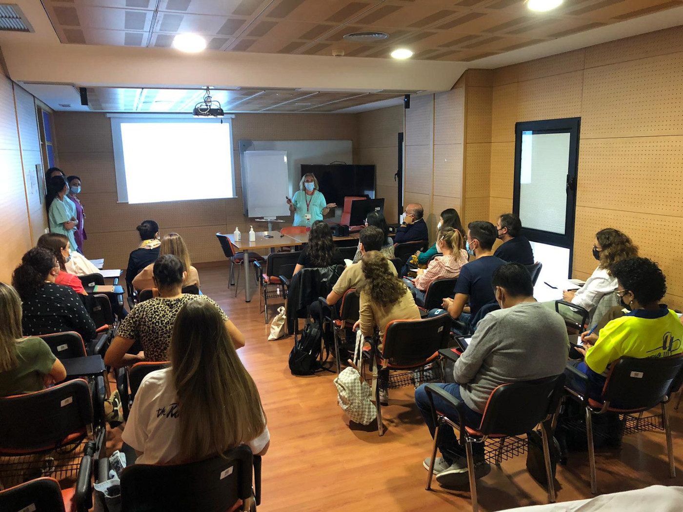 Profesionales del SUAP y el 061 realizan un taller de atención al parto extrahospitalario impartido en Lorca