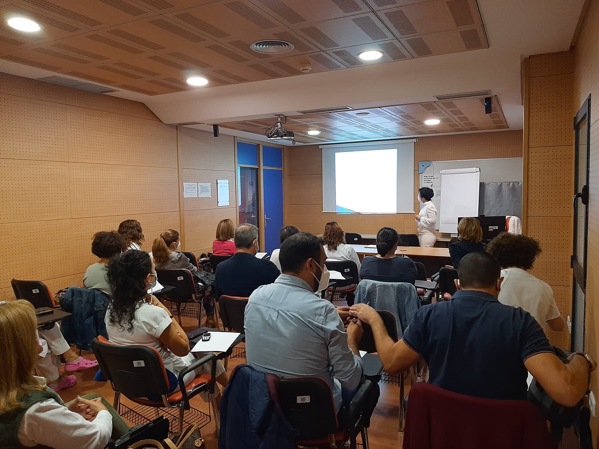 El curso de formación de prevención de agresiones se imparte en el Hospital Universitario Rafael Méndez de Lorca