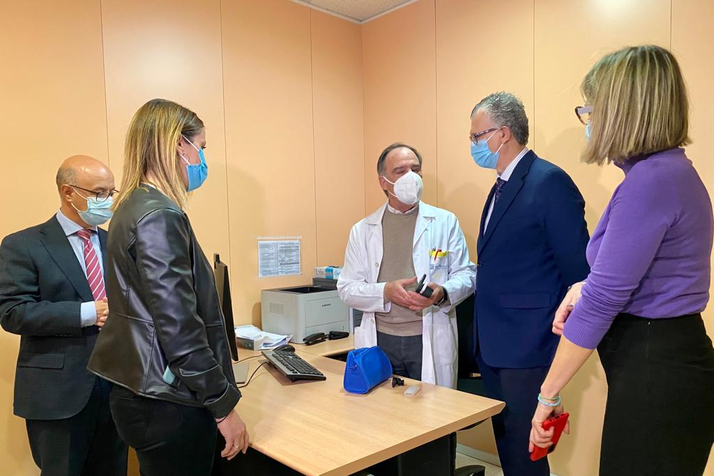 Las consultas de atención primaria disponen de 1.300 dermatoscopios para favorece rel diagnóstico de lesiones y ...