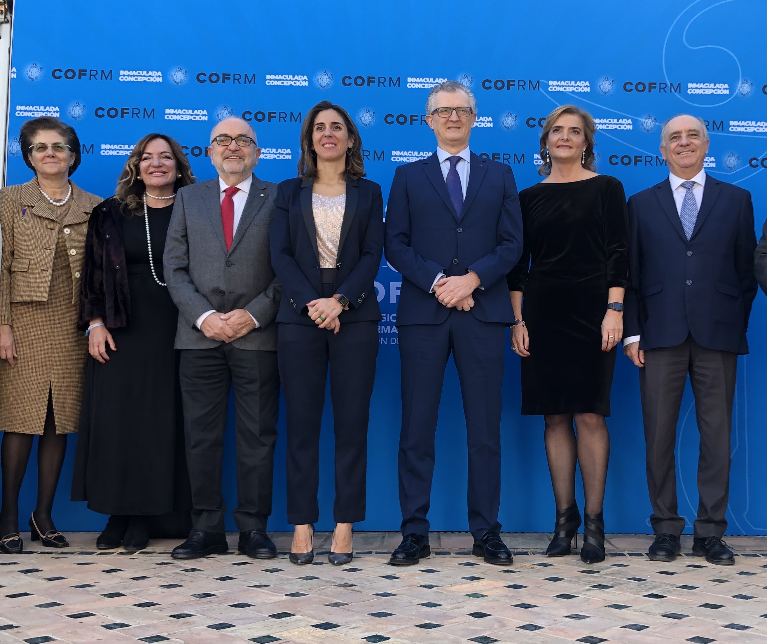 El consejero de Salud destaca el papel de los farmacéuticos en la prevención y promoción de la salud con motivo de ...