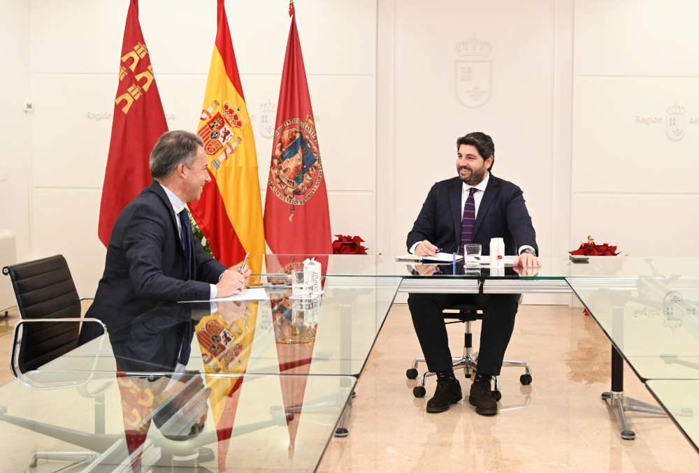 Reunión entre el presidente del Gobierno de la Región de Murcia, Fernando López Miras, y el alcalde de Lorca, ...