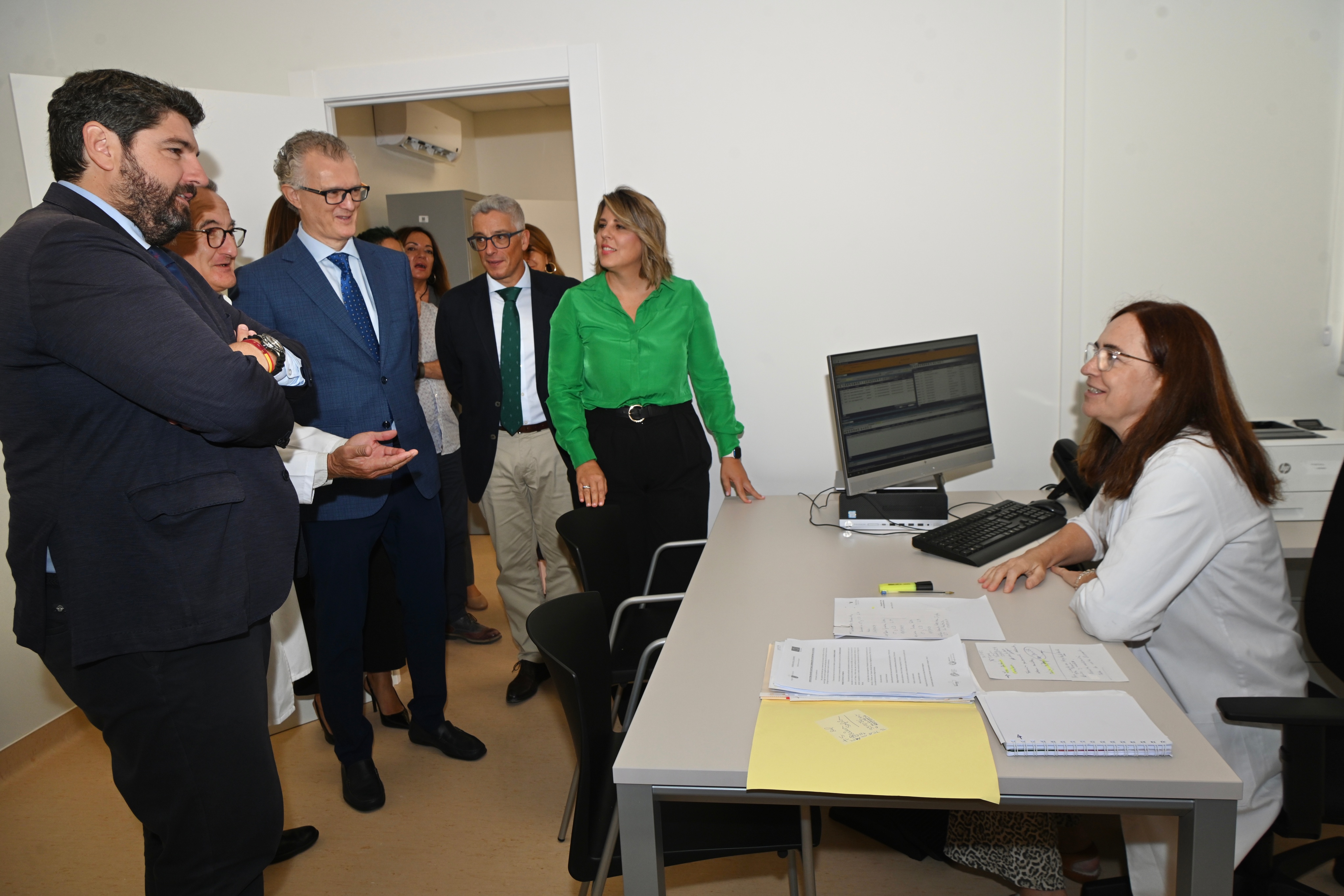 El presidente de la Comunidad, Fernando López Miras, visitó hoy las nuevas instalaciones de la Unidad de Conductas ...