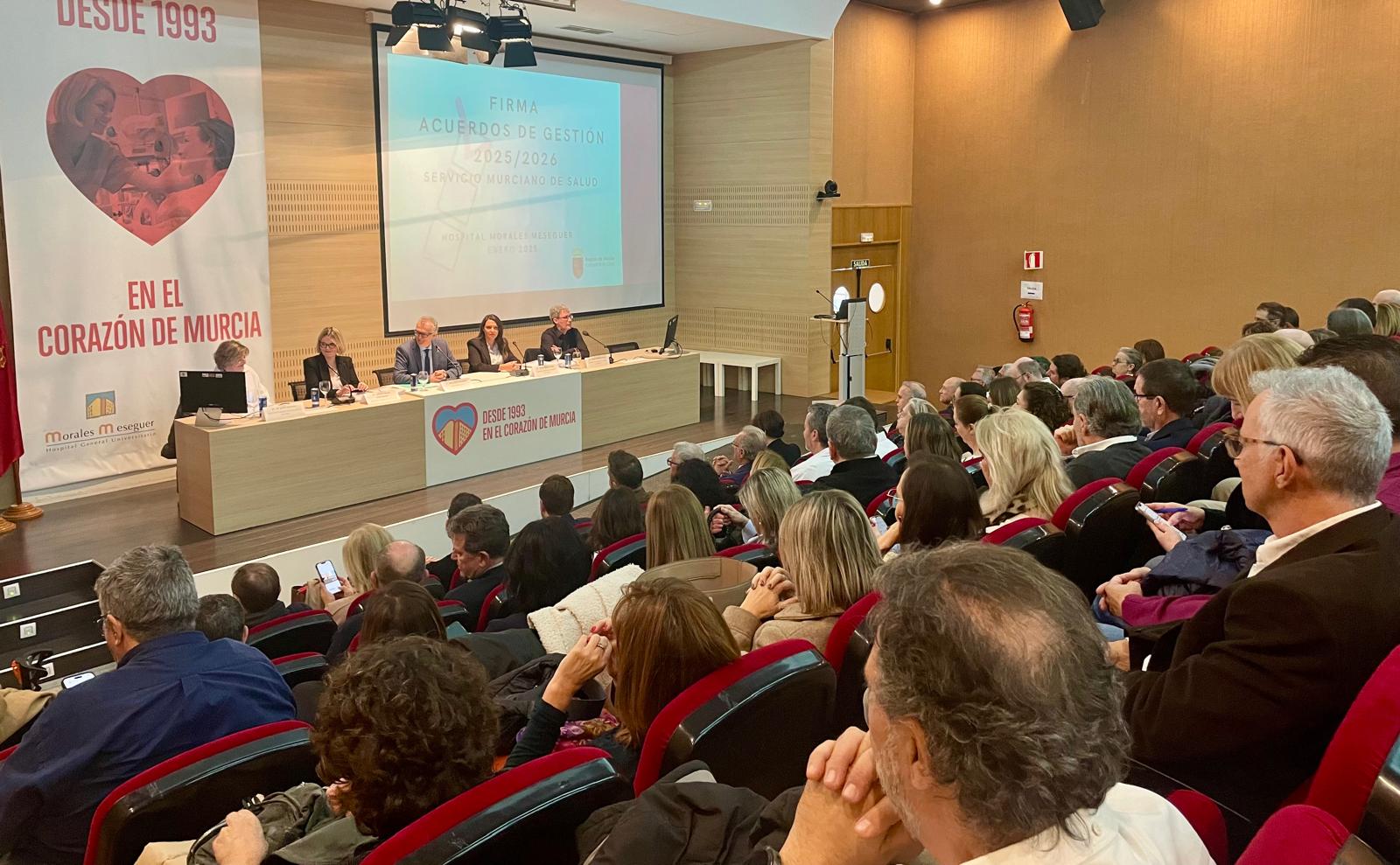 Hoy se han firmado los Acuerdos de Gestión en el hospital Morales Meseguer, que suponen el compromiso de ...