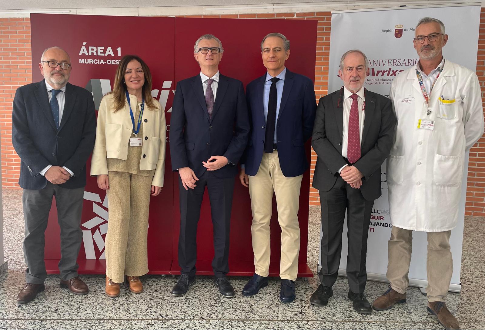 El consejero de Salud, Juan José Pedreño (c) en un encuentro reciente sobre la enfermedad de Chagas, enmarcado en ...