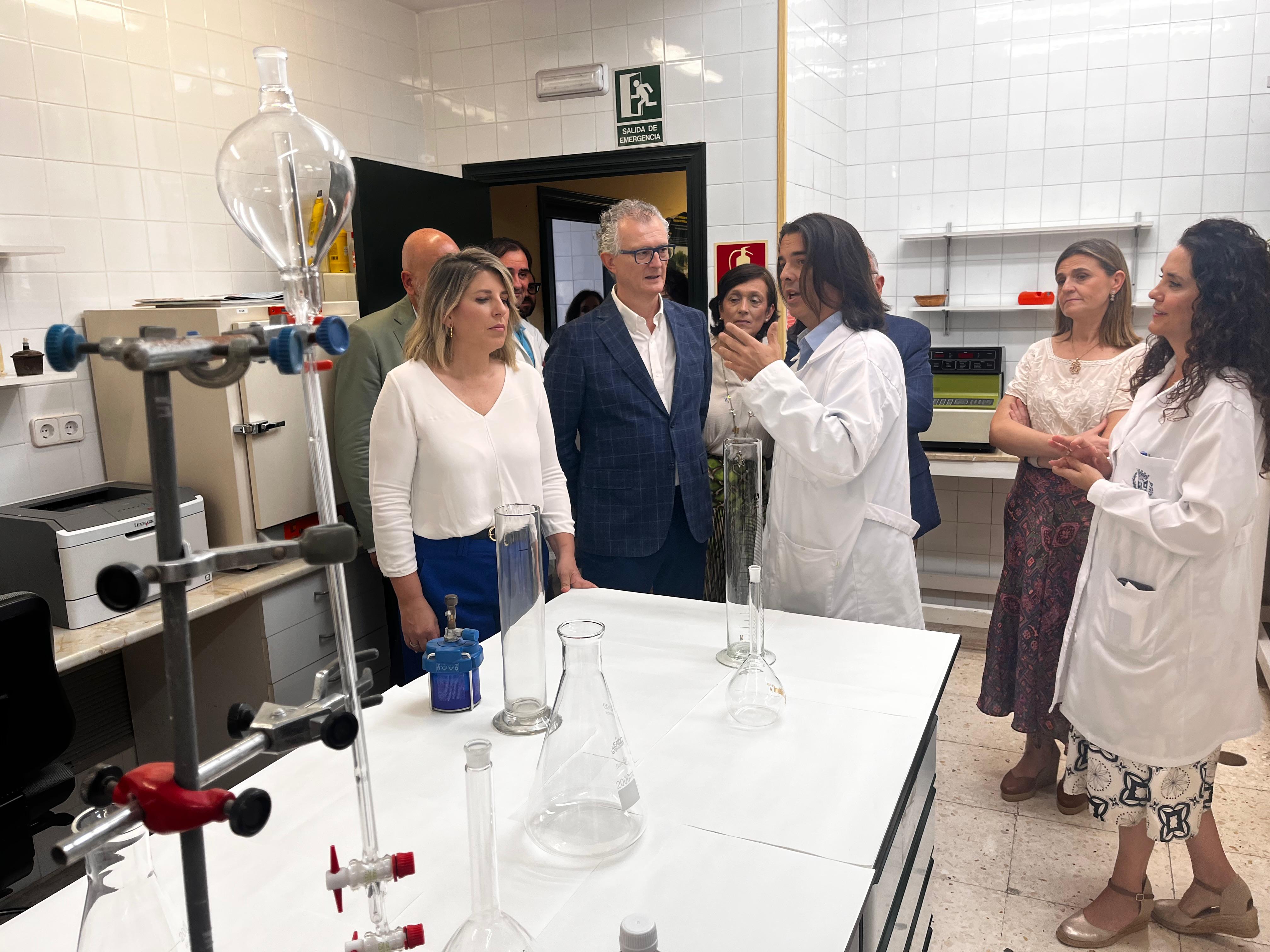 Un convenio va a permitir la unión funcional del Laboratorio Regional de Salud con el laboratorio municipal, que ...