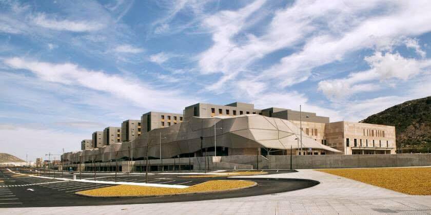 Fachada del Hospital General Universitario Santa Lucía