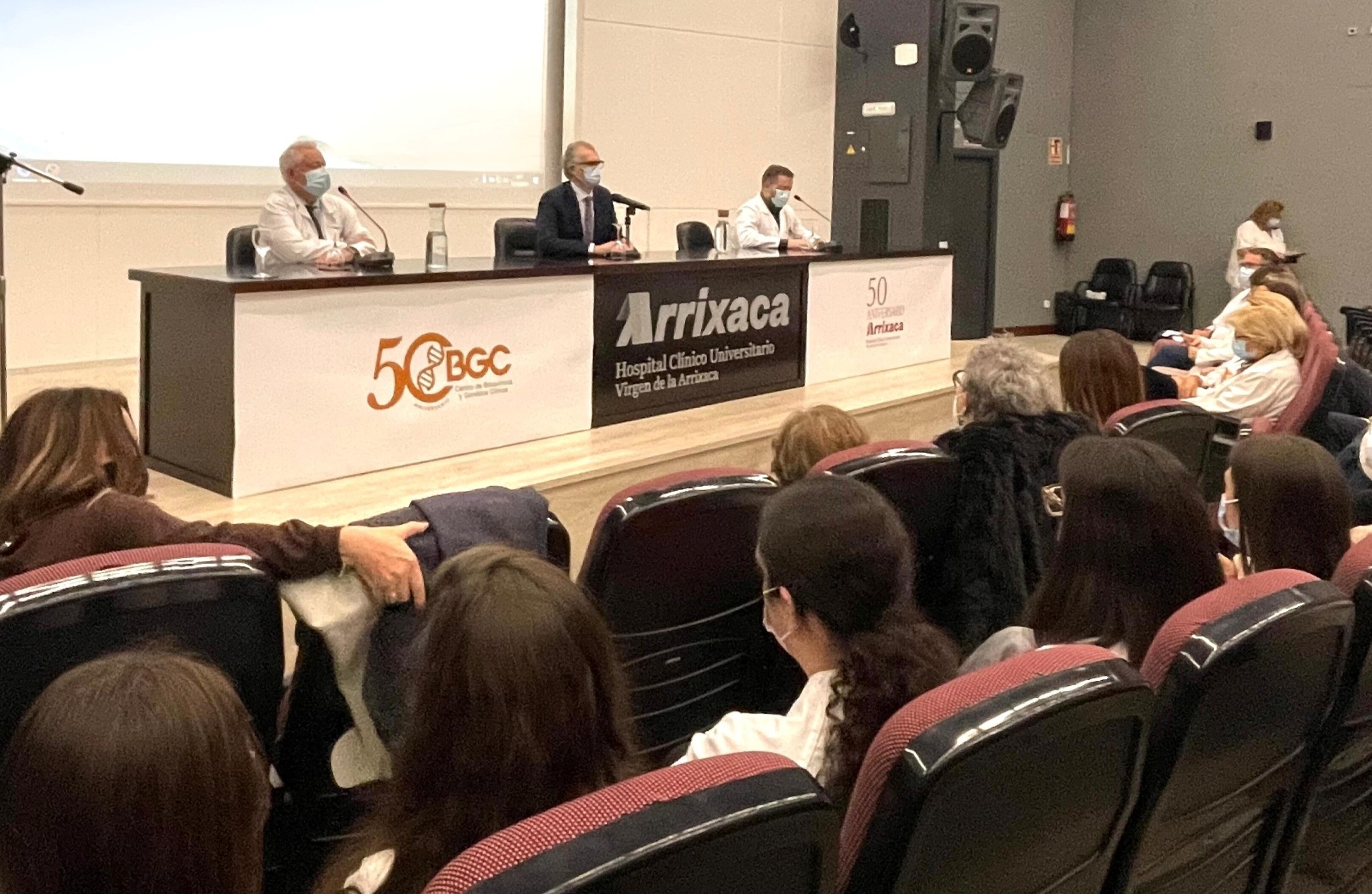 El consejero de Salud inauguró el ciclo de conferencias con motivo del 50 aniversario del Servicio regional de ...